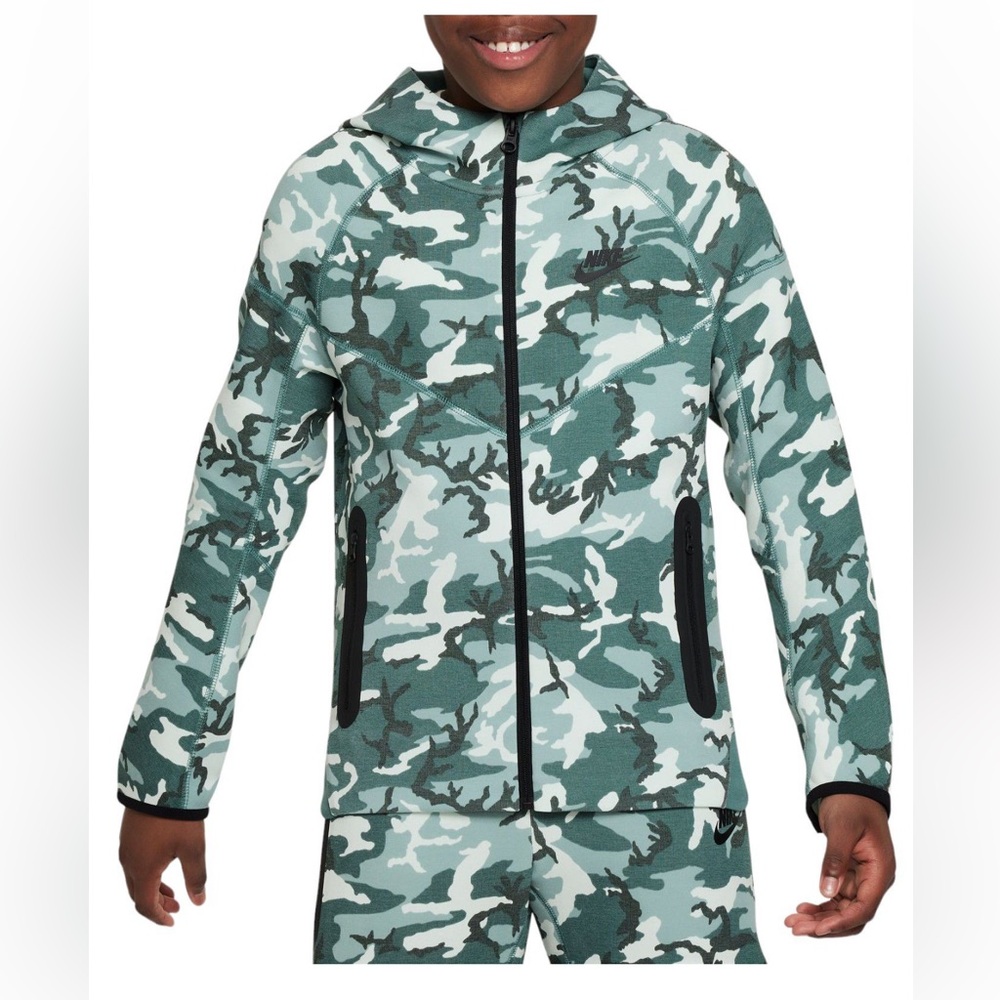 Nike Boys’ Tech Fleece Camo Full-Zip Sweatshirt